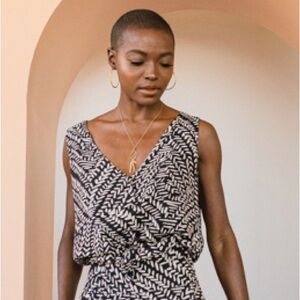 Sseko Black and White Button Tank with Elegant Design